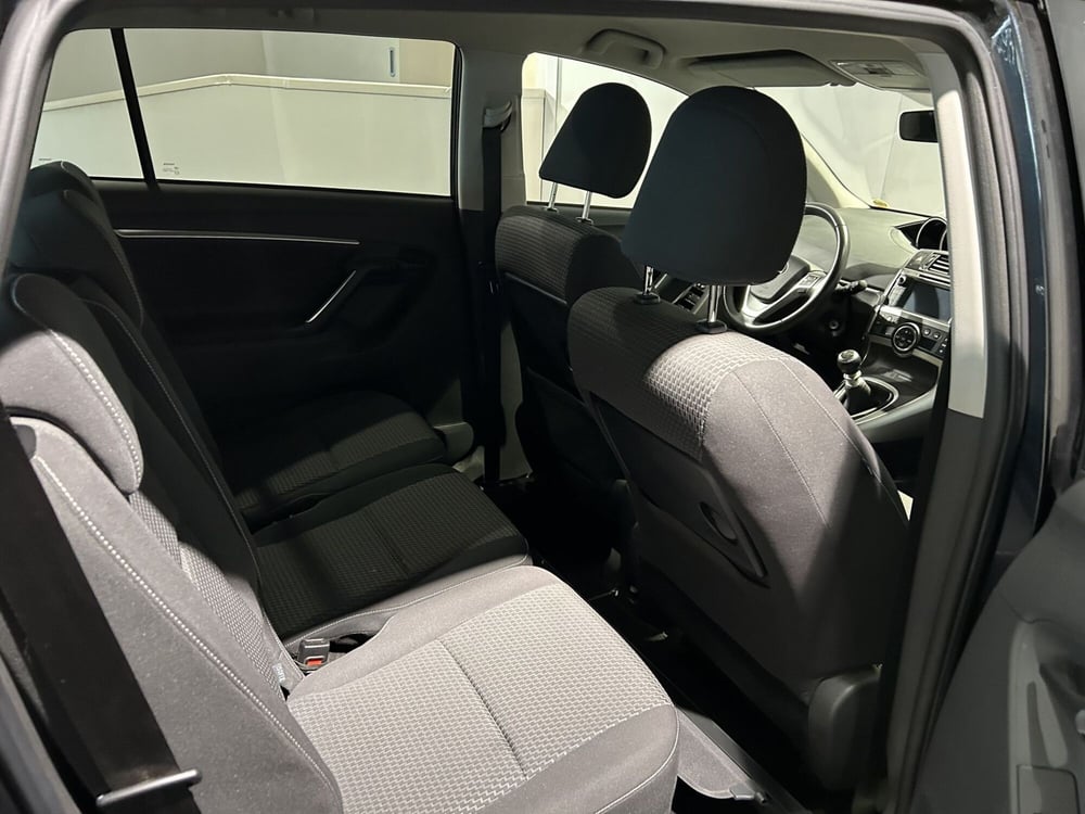Toyota Verso usata a Milano (14)