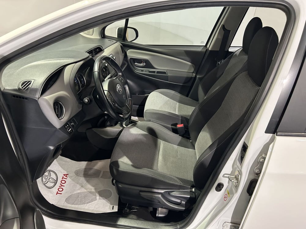 Toyota Yaris usata a Milano (12)