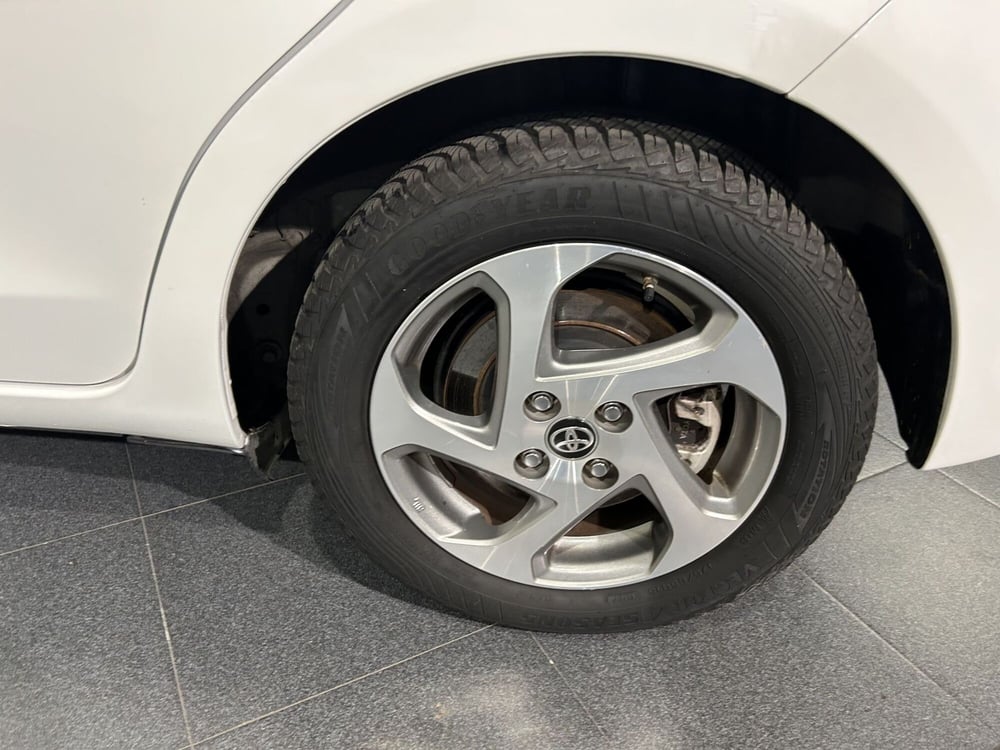 Toyota Yaris usata a Milano (15)