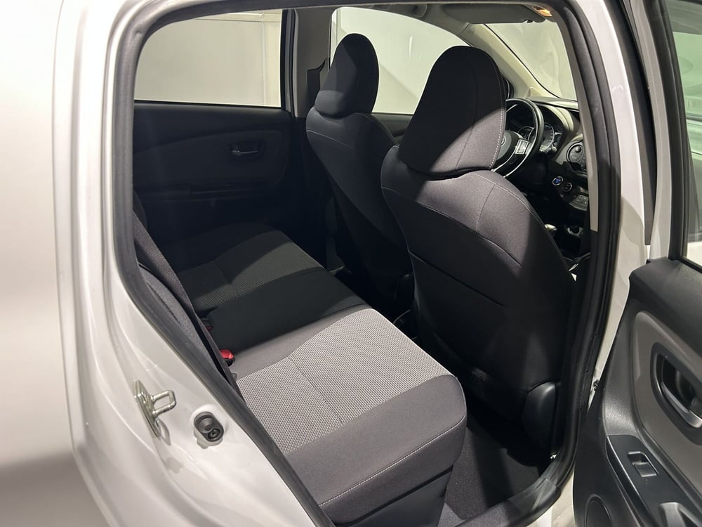Toyota Yaris usata a Milano (8)