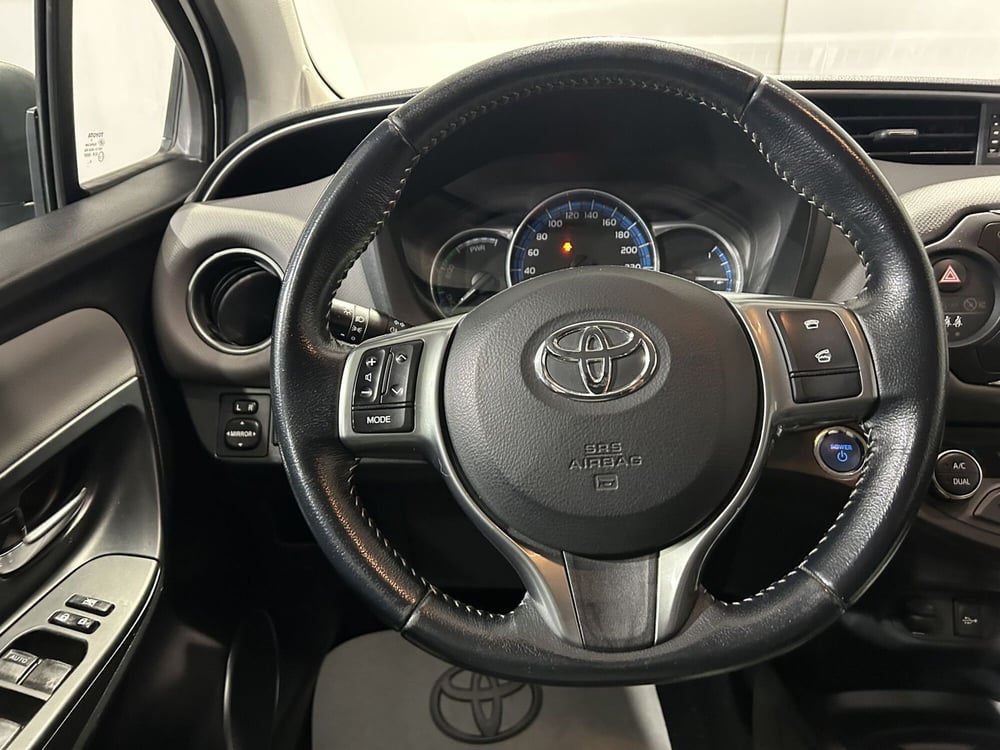 Toyota Yaris usata a Milano (9)