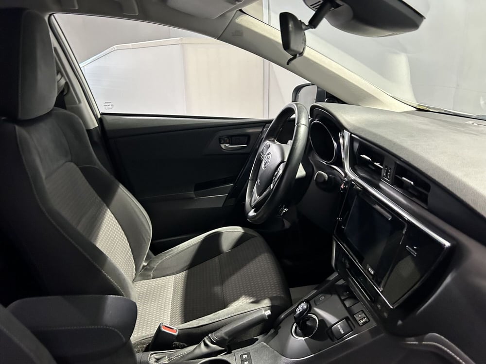 Toyota Auris usata a Milano (7)