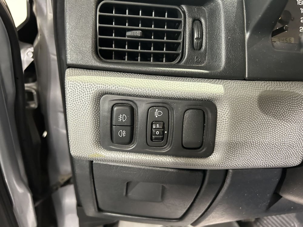 Mitsubishi Pajero usata a Milano (18)