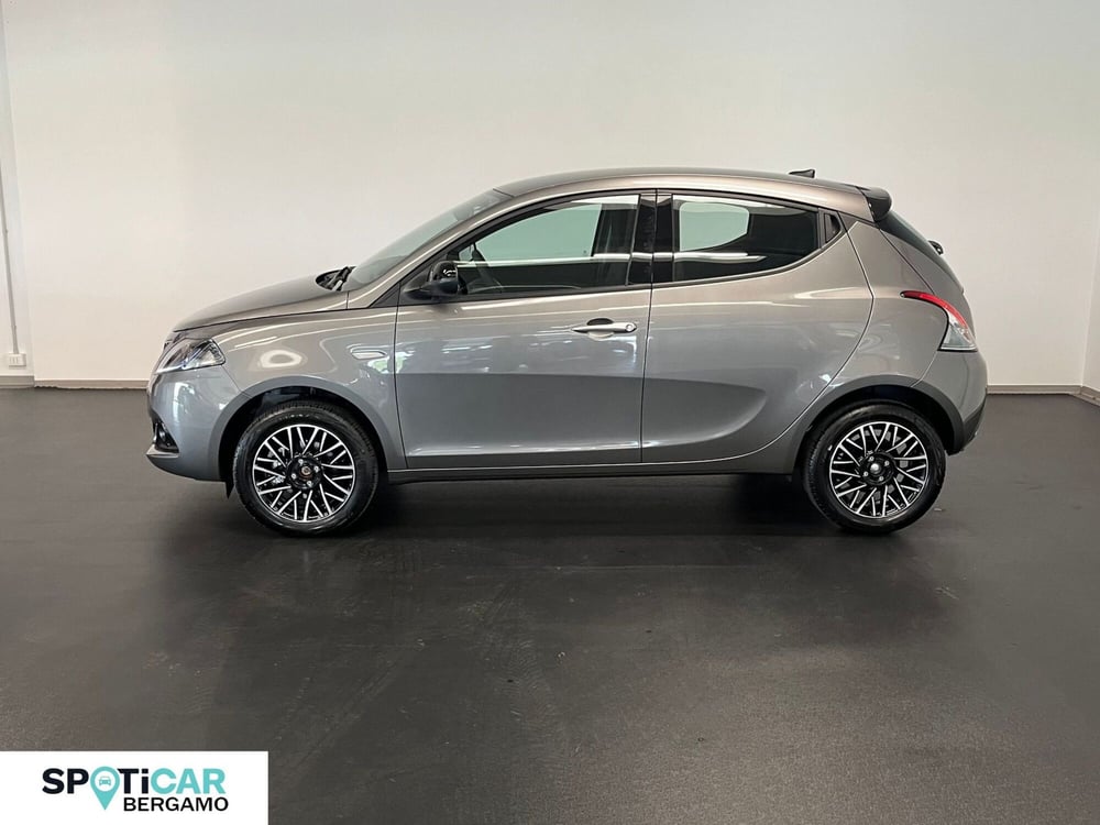 Lancia Ypsilon nuova a Bergamo (4)
