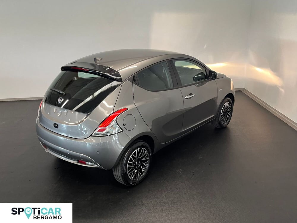 Lancia Ypsilon nuova a Bergamo (6)