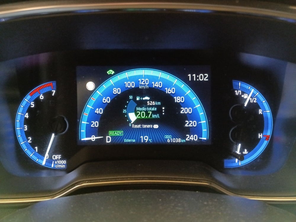 Toyota Corolla Touring Sports usata a Milano (13)