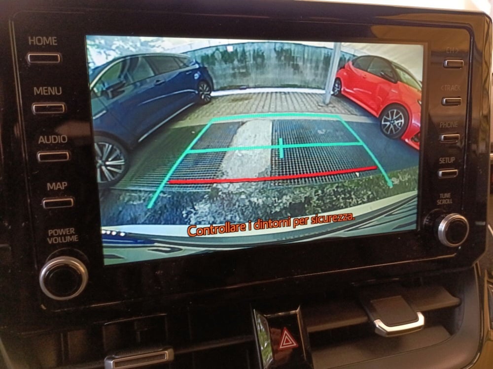 Toyota Corolla Touring Sports usata a Milano (17)