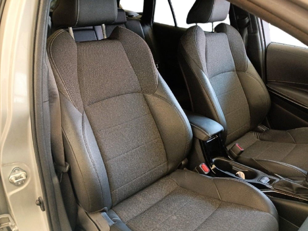 Toyota Corolla Touring Sports usata a Milano (7)
