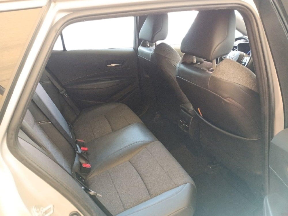 Toyota Corolla Touring Sports usata a Milano (8)