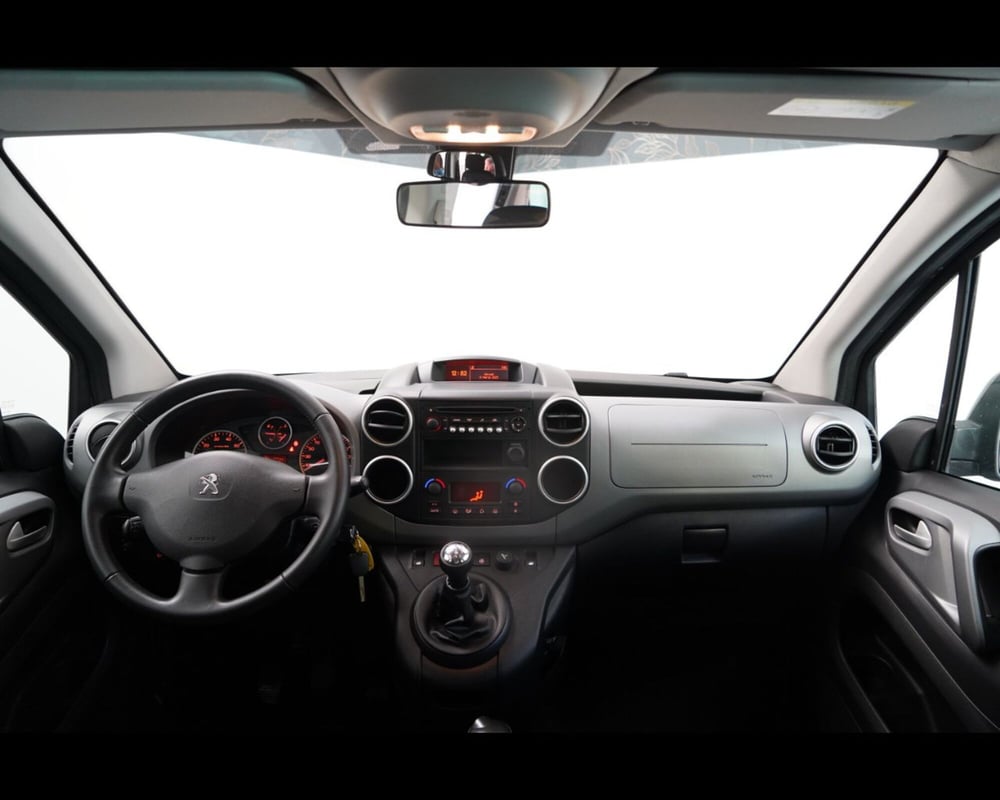Peugeot Partner usata a Venezia (11)