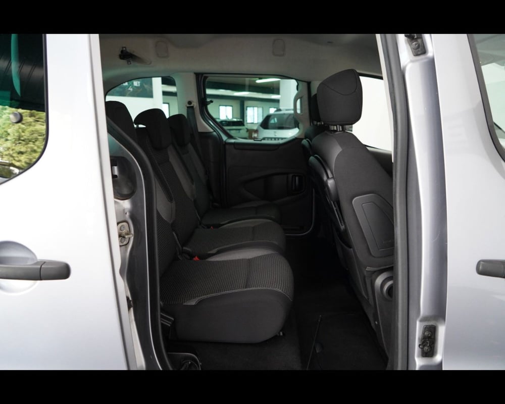 Peugeot Partner usata a Venezia (14)
