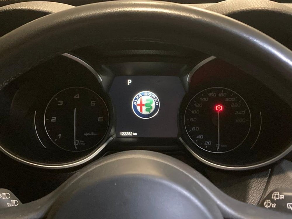 Alfa Romeo Stelvio usata a Ascoli Piceno (9)