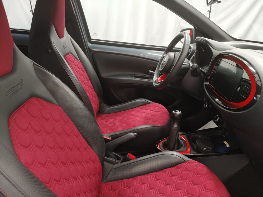 Toyota Aygo X usata a Frosinone (13)