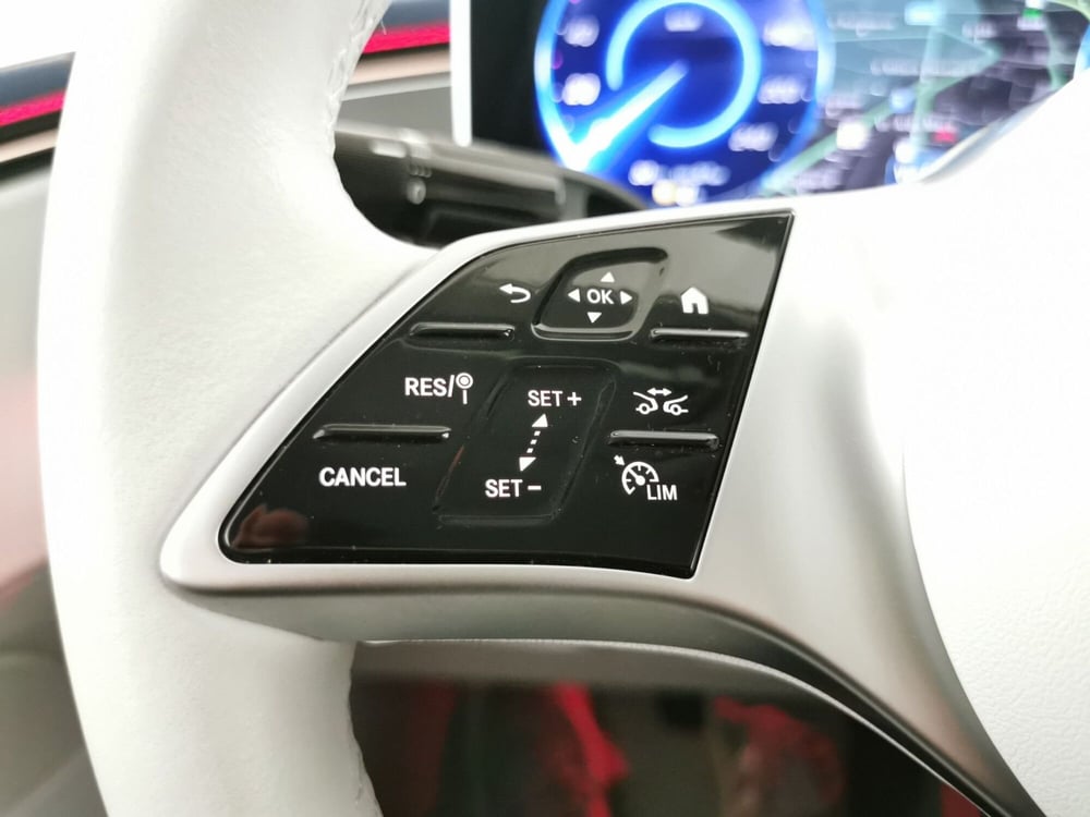 Mercedes-Benz EQE usata a Chieti (20)