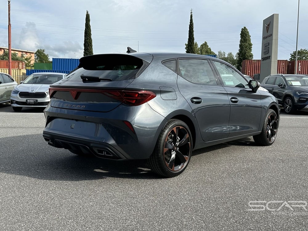 Cupra Leon nuova a Livorno (2)