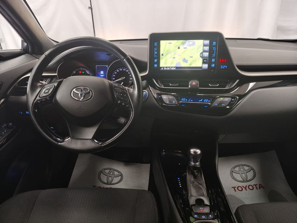 Toyota Toyota C-HR usata a Roma (11)