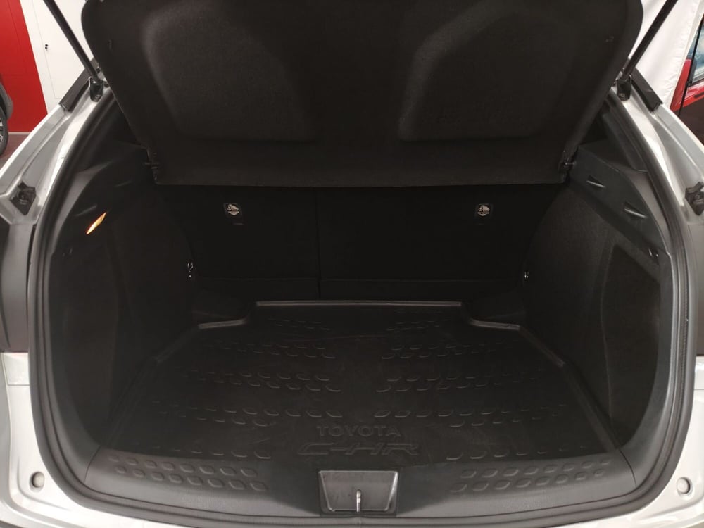 Toyota Toyota C-HR usata a Roma (12)