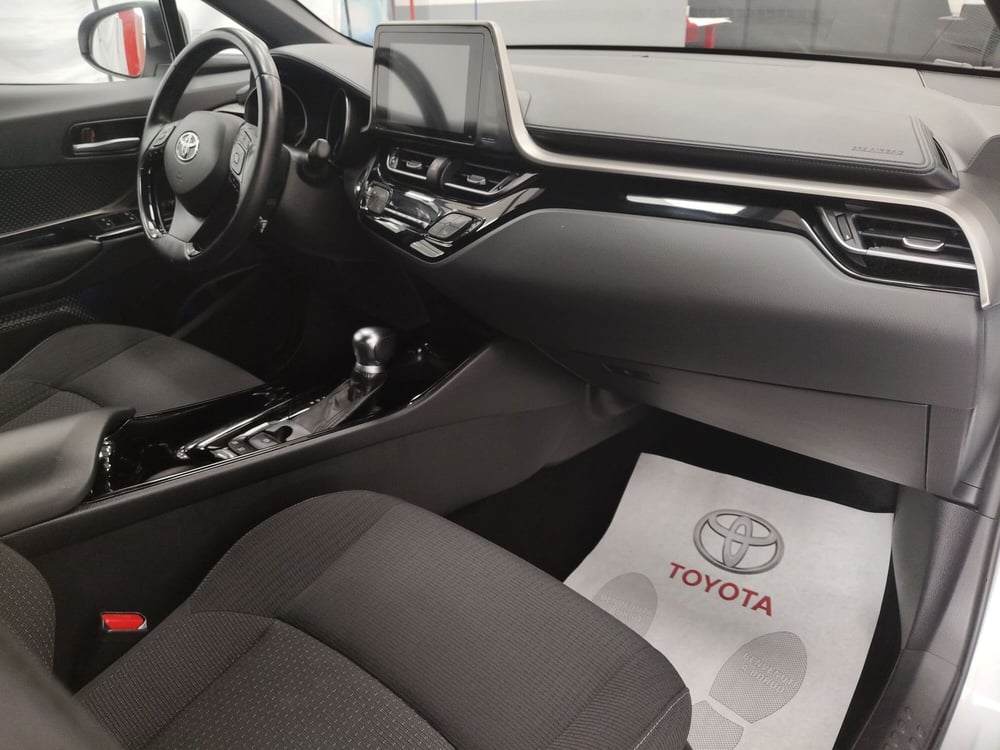 Toyota Toyota C-HR usata a Roma (6)