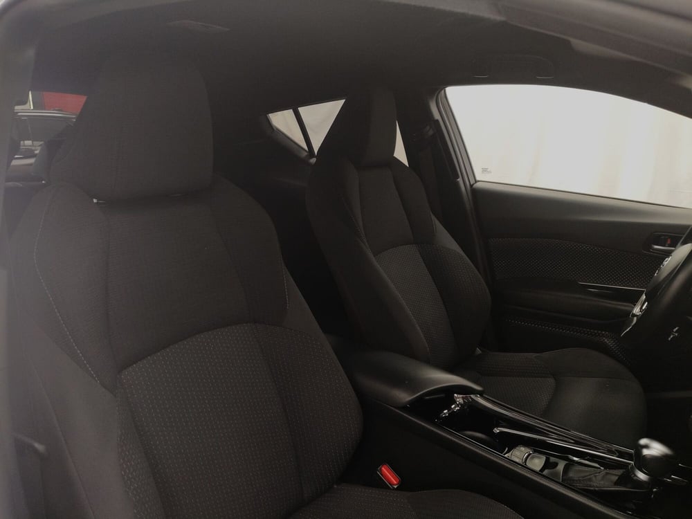 Toyota Toyota C-HR usata a Roma (9)