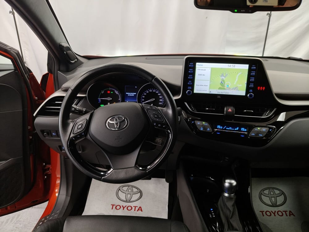Toyota Toyota C-HR usata a Roma (10)