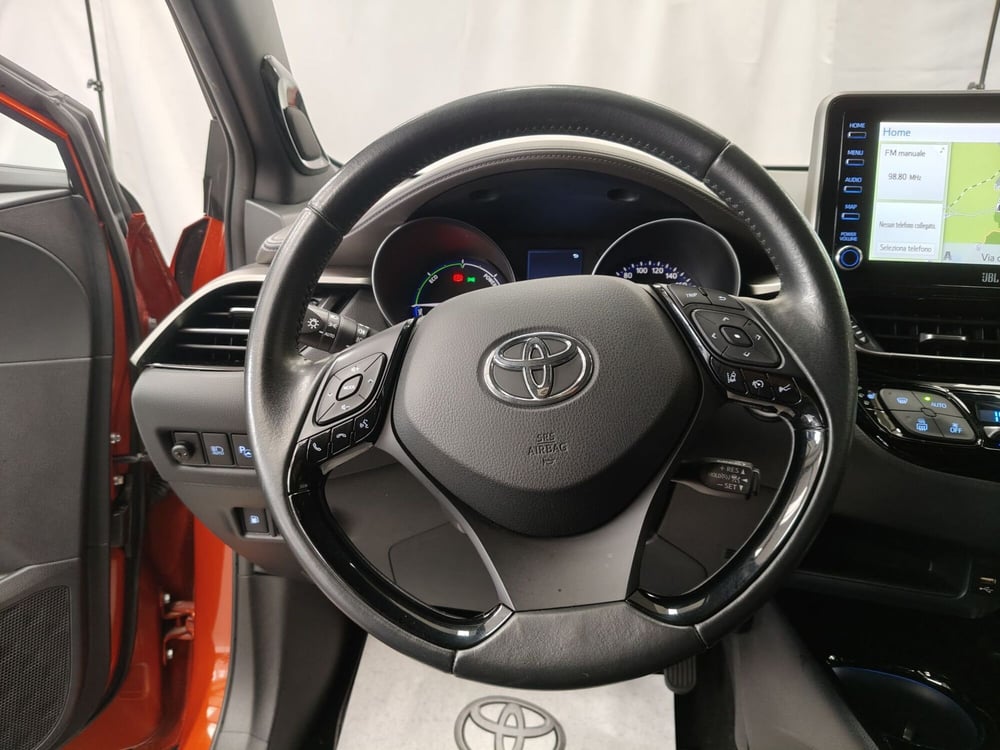 Toyota Toyota C-HR usata a Roma (11)