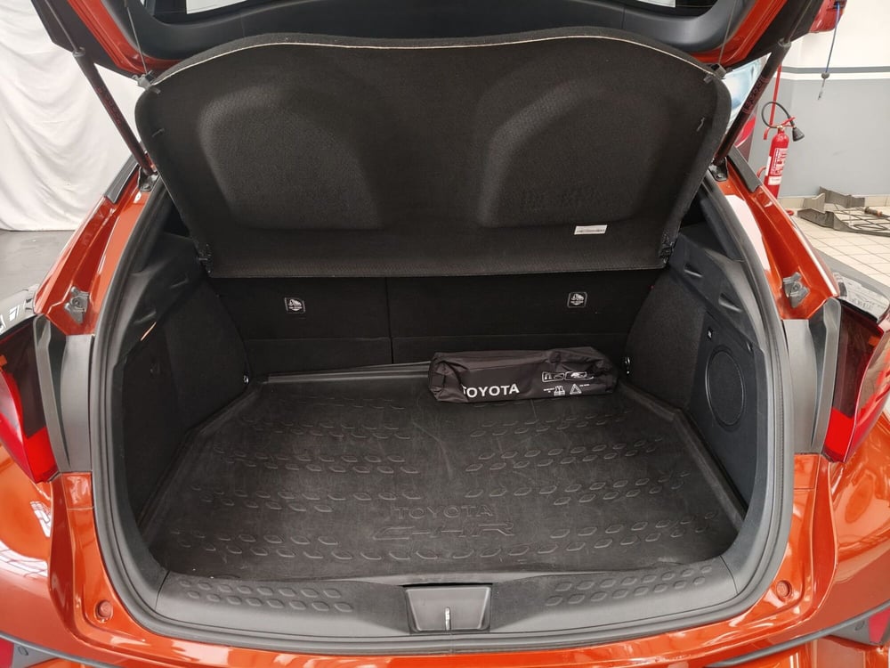 Toyota Toyota C-HR usata a Roma (13)