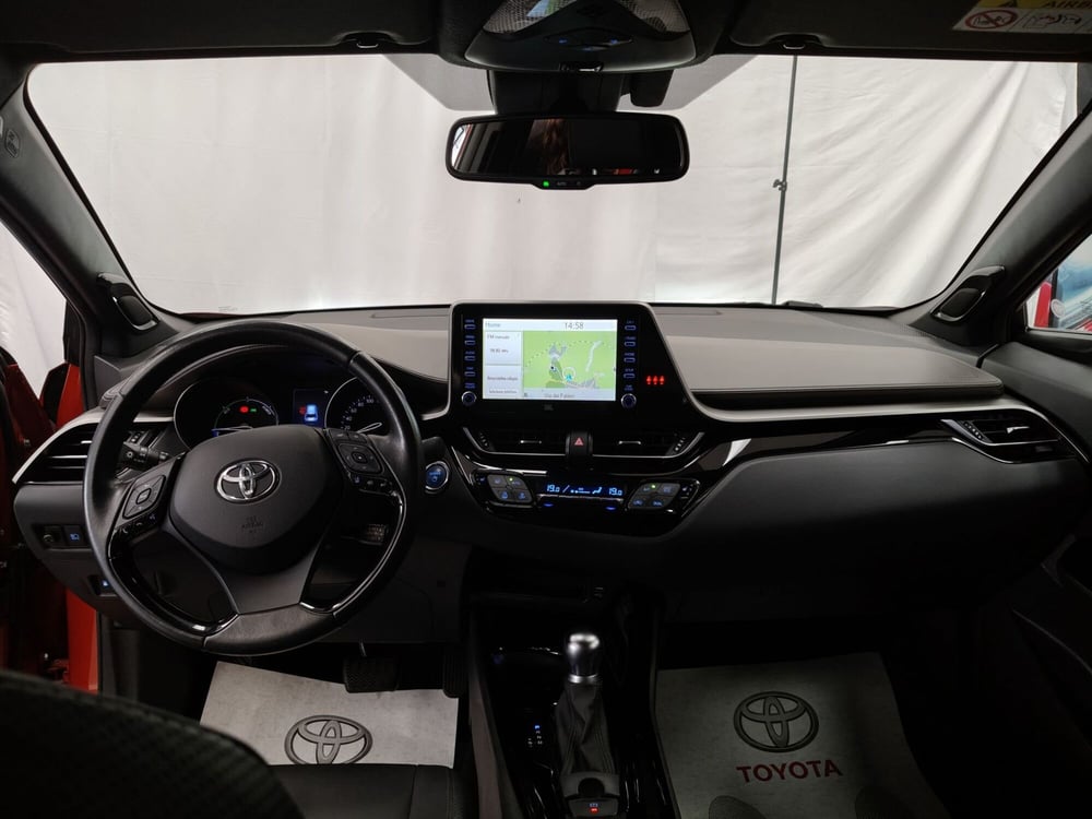 Toyota Toyota C-HR usata a Roma (9)