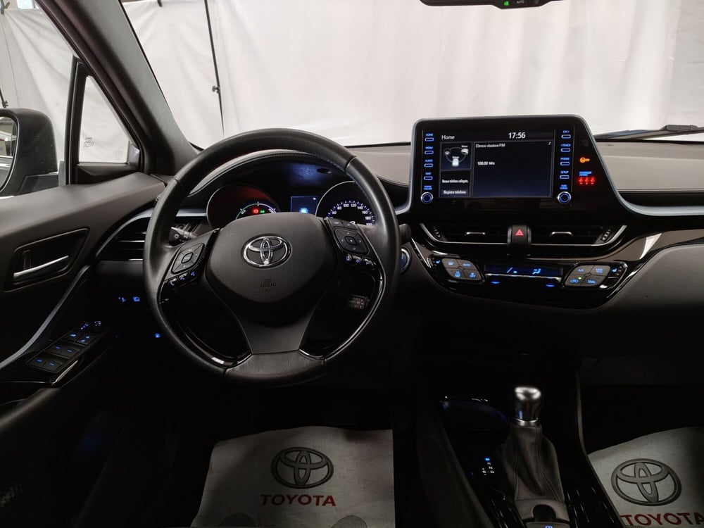 Toyota Toyota C-HR usata a Roma (10)