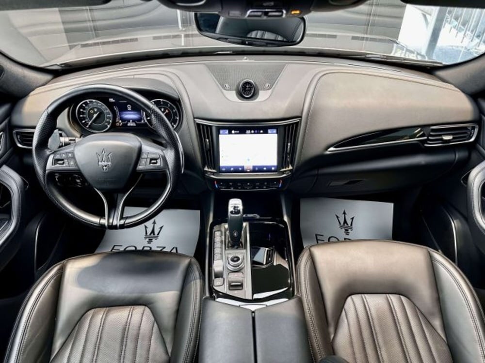 Maserati Levante usata a Torino (15)
