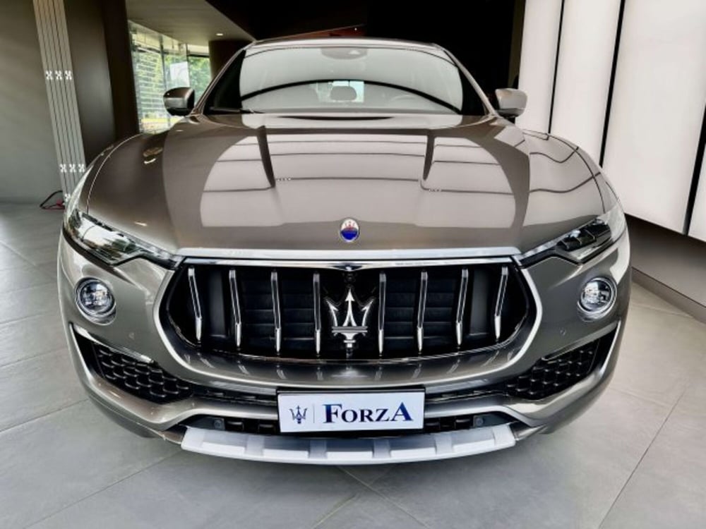 Maserati Levante usata a Torino (2)
