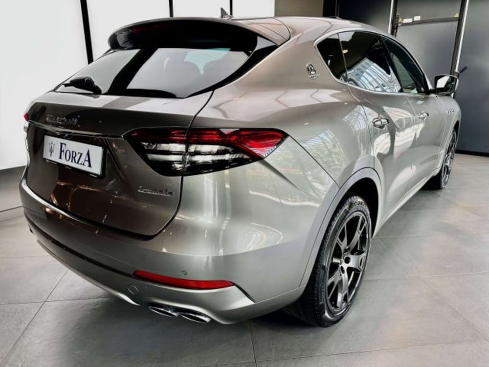 Maserati Levante usata a Torino (6)