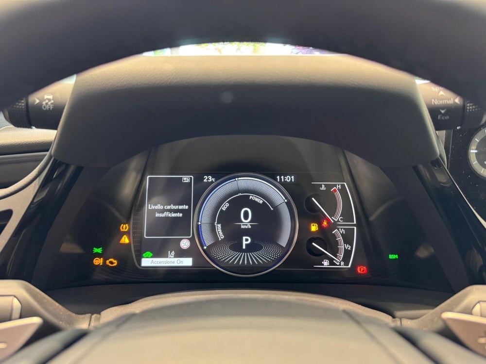 Lexus ES nuova a Bologna (15)