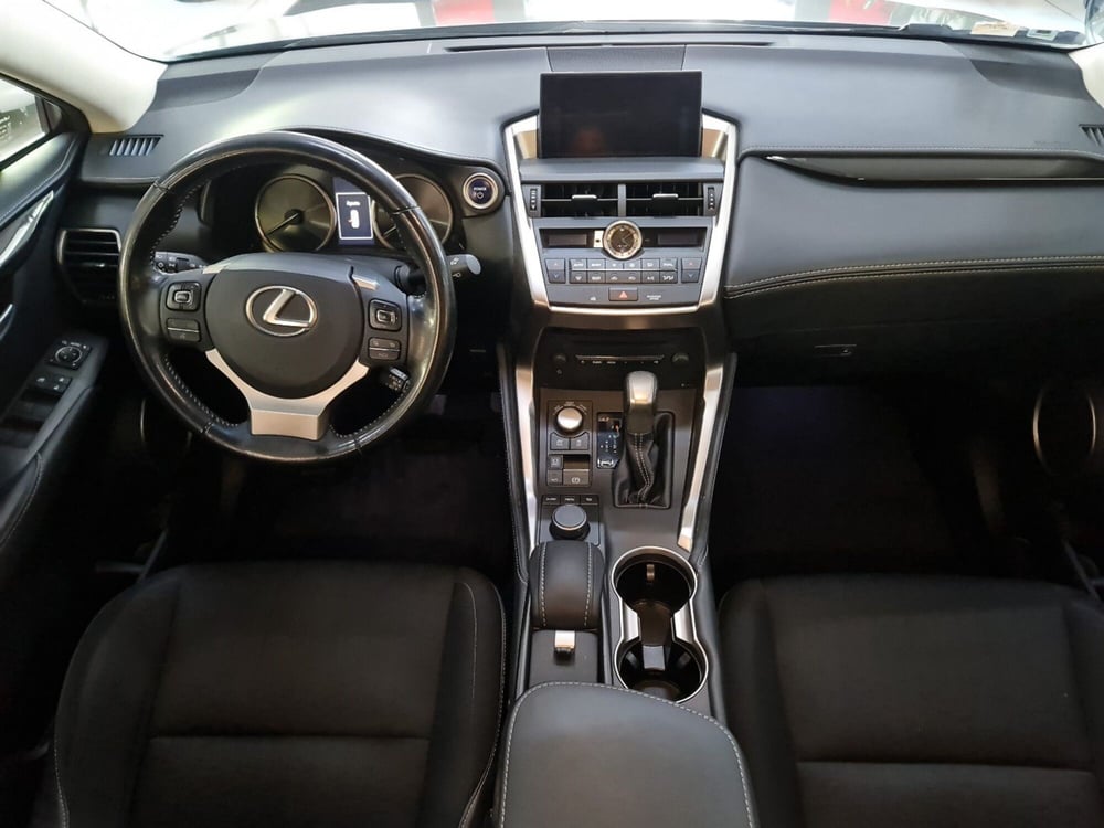 Lexus NX usata a Modena (10)