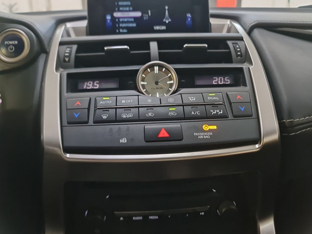 Lexus NX usata a Modena (17)