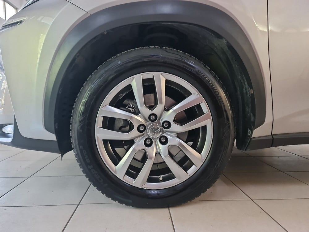 Lexus NX usata a Modena (7)