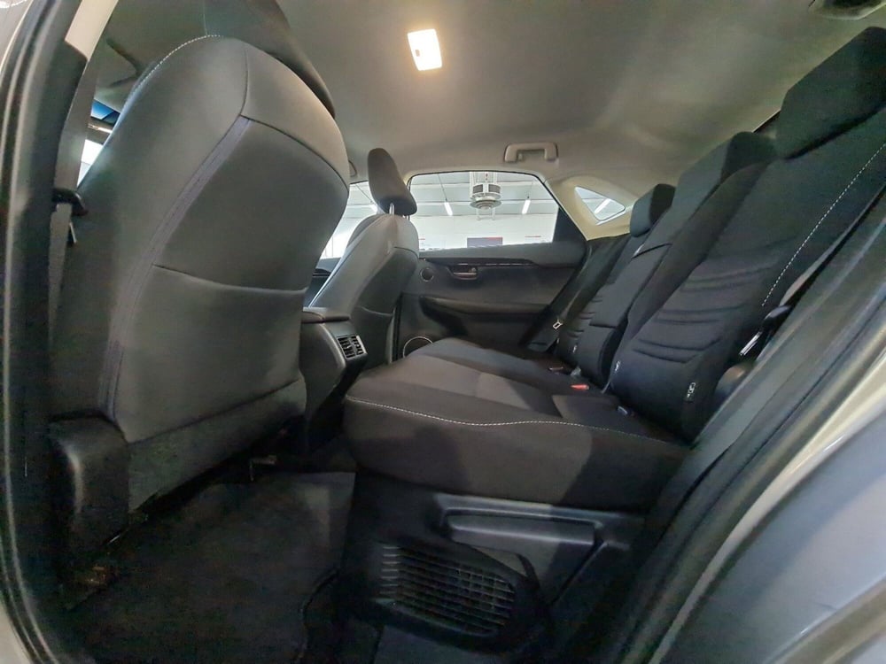 Lexus NX usata a Modena (9)