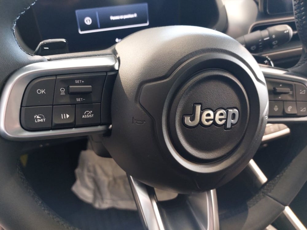 Jeep Avenger nuova a Livorno (11)