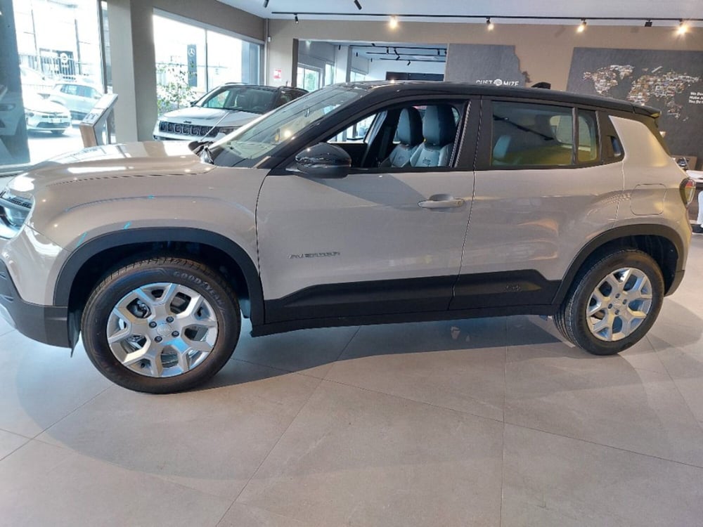 Jeep Avenger nuova a Livorno (13)