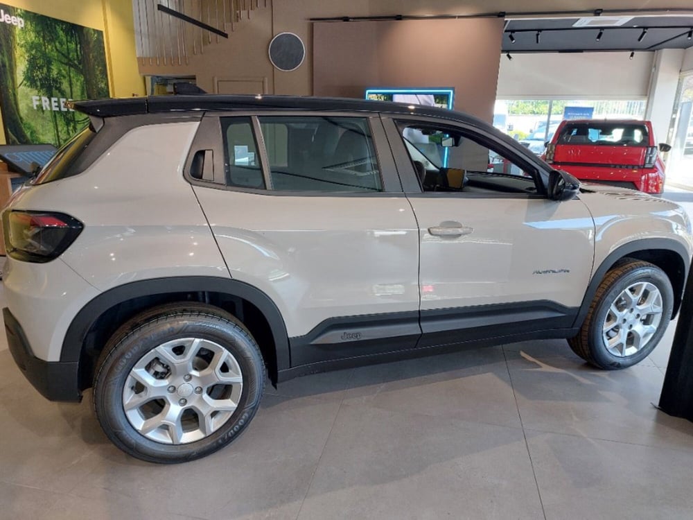 Jeep Avenger nuova a Livorno (4)
