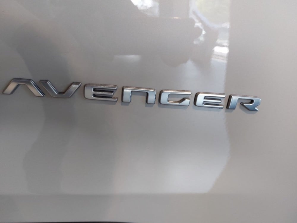 Jeep Avenger nuova a Livorno (5)