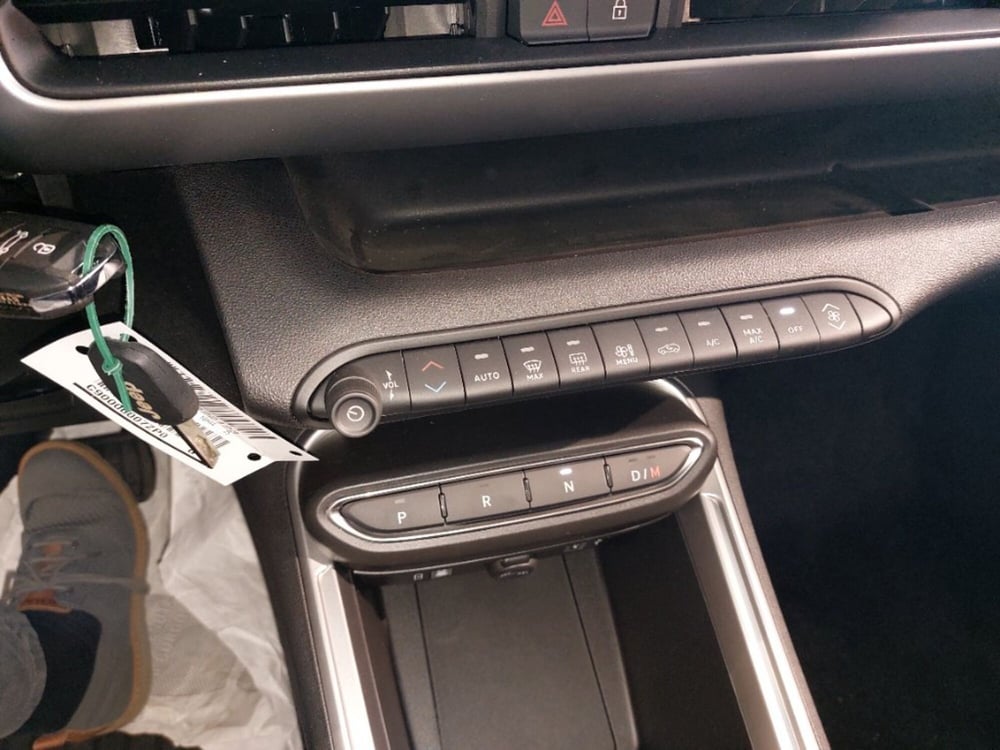 Jeep Avenger nuova a Livorno (9)