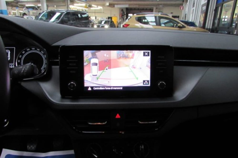 Skoda Kamiq usata a Milano (10)