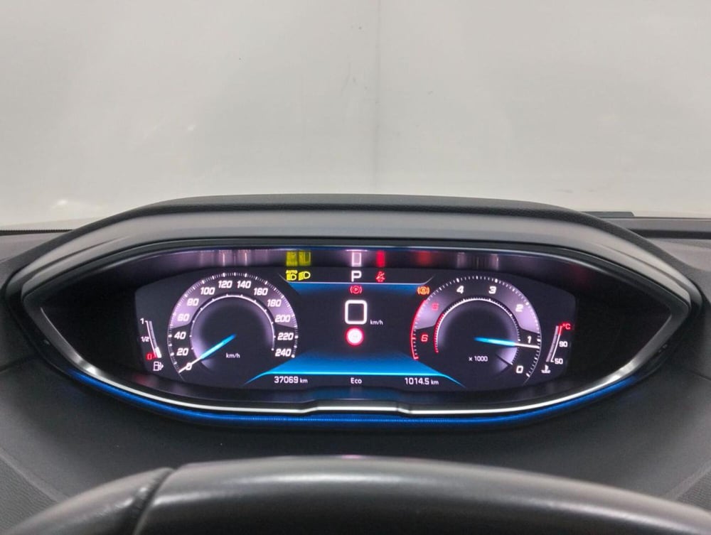 Peugeot 5008 usata a Como (15)