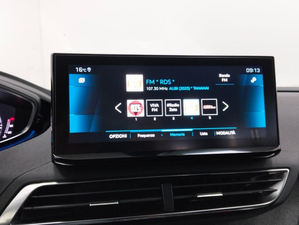Peugeot 5008 usata a Como (16)