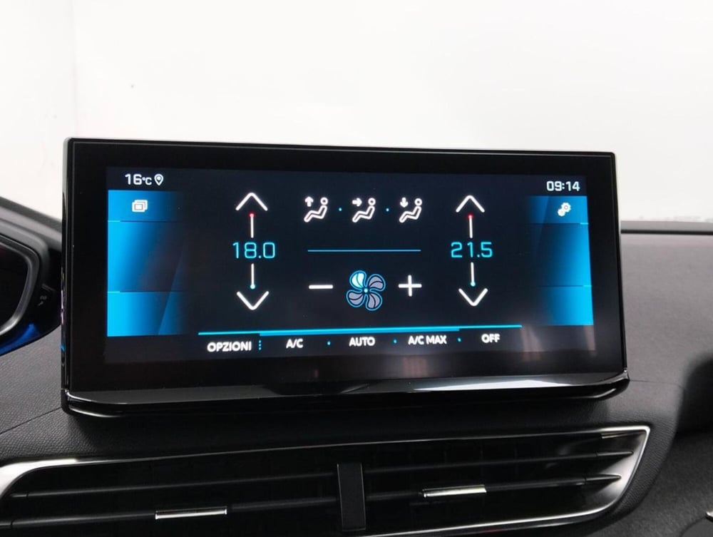 Peugeot 5008 usata a Como (18)