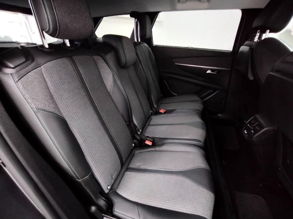 Peugeot 5008 usata a Como (5)