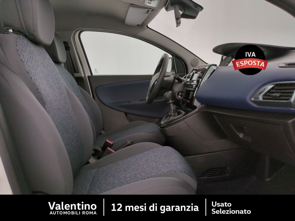 Lancia Ypsilon nuova a Roma (14)
