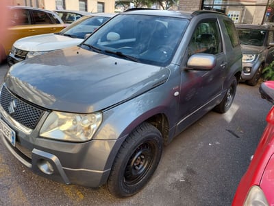 Suzuki Grand Vitara 1.9 DDiS 3 porte Offroad del 2007 usata a Imperia