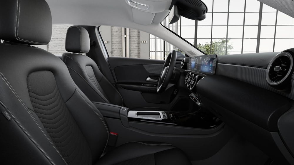 Mercedes-Benz Classe A nuova a Milano (5)