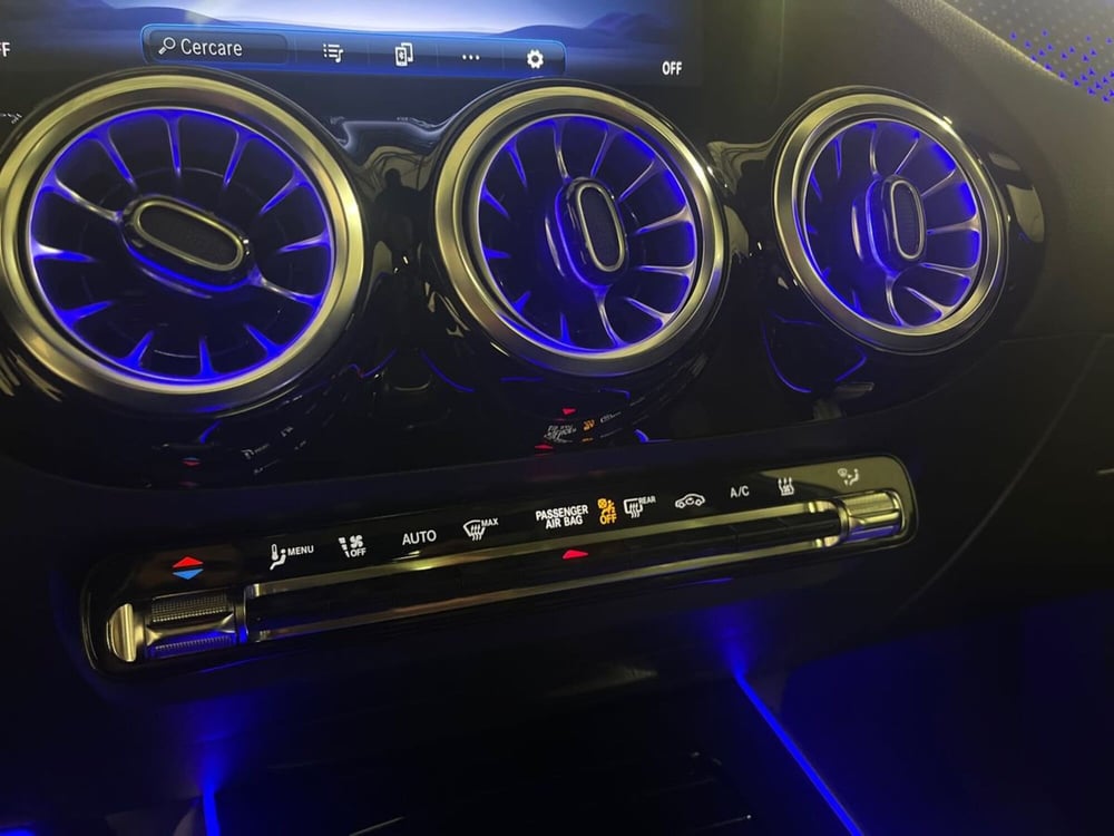 Mercedes-Benz EQA usata a Milano (14)